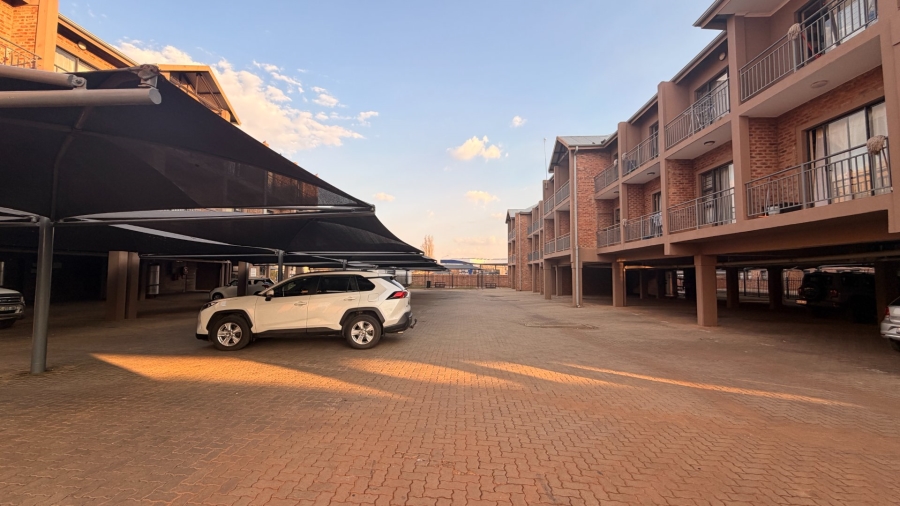 2 Bedroom Property for Sale in Van Der Hoff Park North West